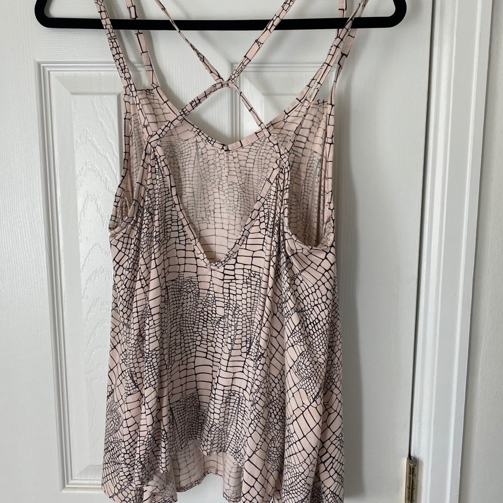Stylestalker strappy tank, exposed-back, angle hem - Picture 2 of 3